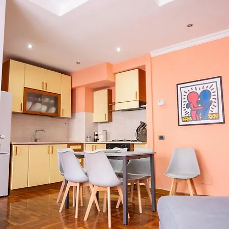 Ltpanella Jacqueline