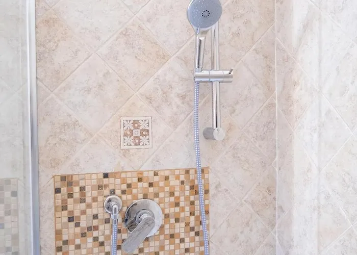 Ltpanella Jacqueline *