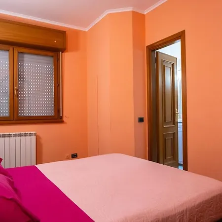 Ltpanella Jacqueline * روما